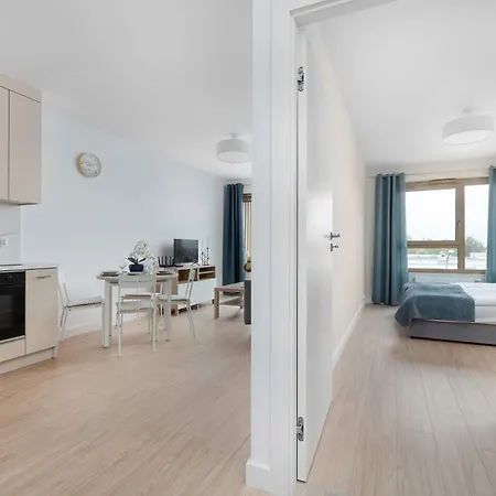 Апартаменти Michalczyka Modern With Parking And Balcony Next To The Odra River By Renters Вроцлав