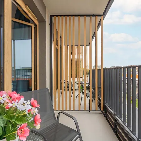 Michalczyka Modern With Parking And Balcony Next To The Odra River By Renters * Breslau