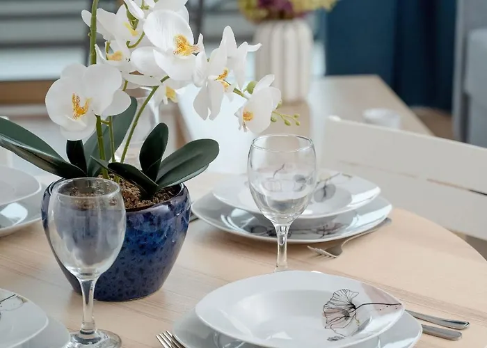 Michalczyka Modern With Parking And Balcony Next To The Odra River By Renters Апартаменти *