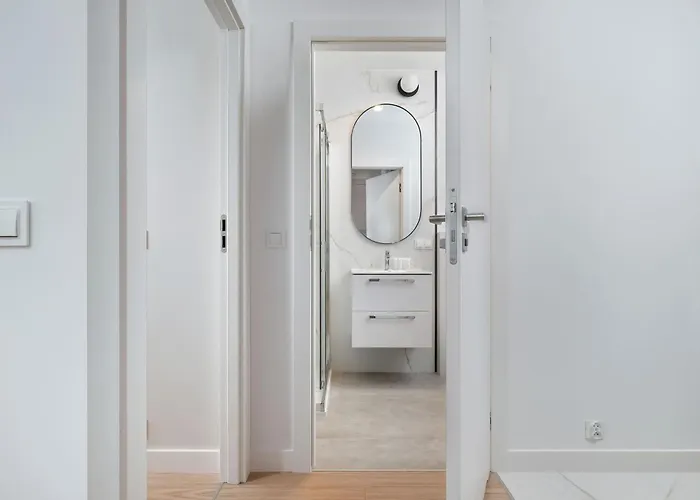 Апартаменти Michalczyka Modern With Parking And Balcony Next To The Odra River By Renters *