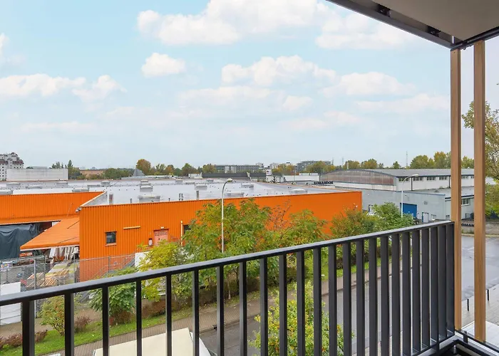 Michalczyka Modern With Parking And Balcony Next To The Odra River By Renters Апартаменти Вроцлав