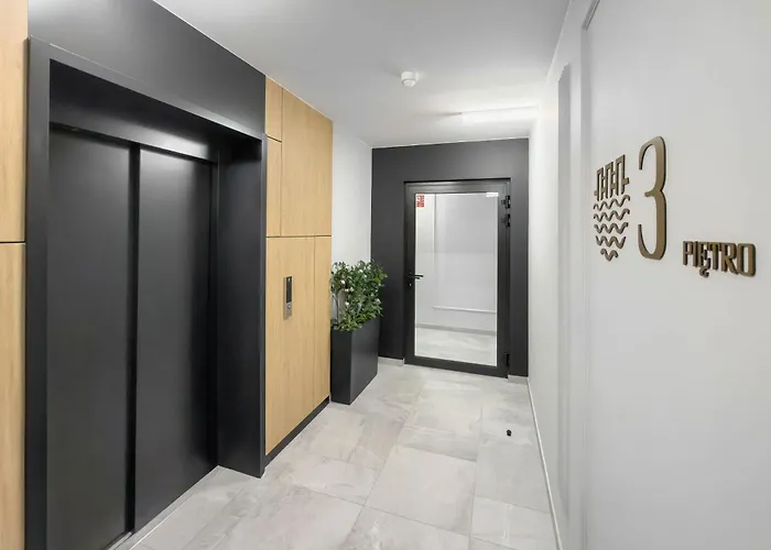 Апартаменти Michalczyka Modern With Parking And Balcony Next To The Odra River By Renters